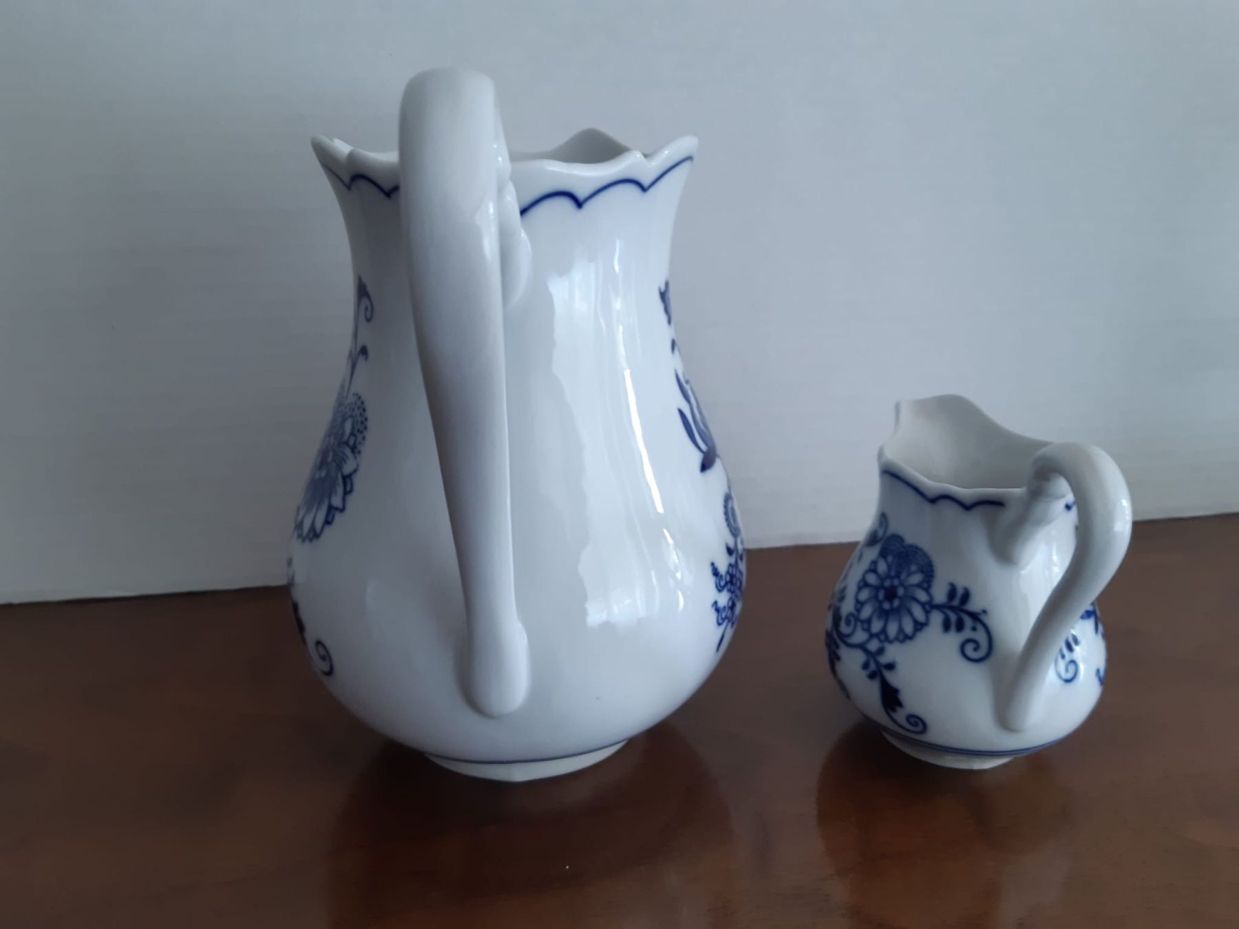 Set di piatti: 2 Porzellankrüge – Usato da Luzern venduto da Sontru 3