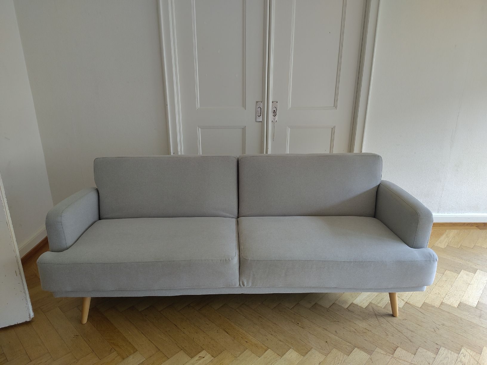 Maisons du monde Divani: Hell Graues Bett-Sofa – Usato da Zürich venduto da nkrbhl
