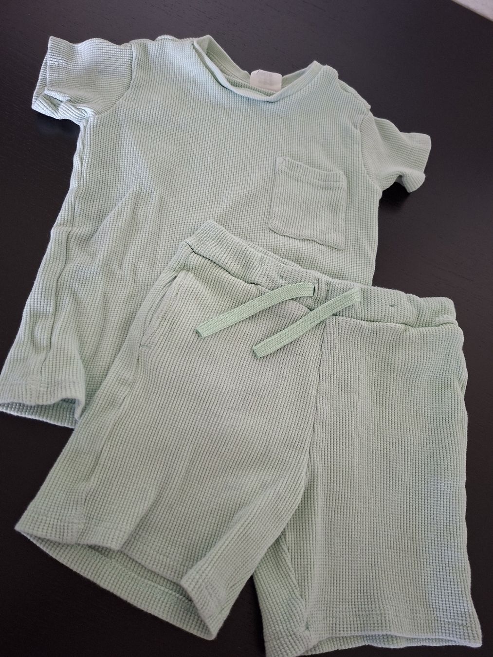 Ensembles coordonnés: Kinder Set Gr. 122/128 – D'occasion à Winterthur par Ausmisten2026
