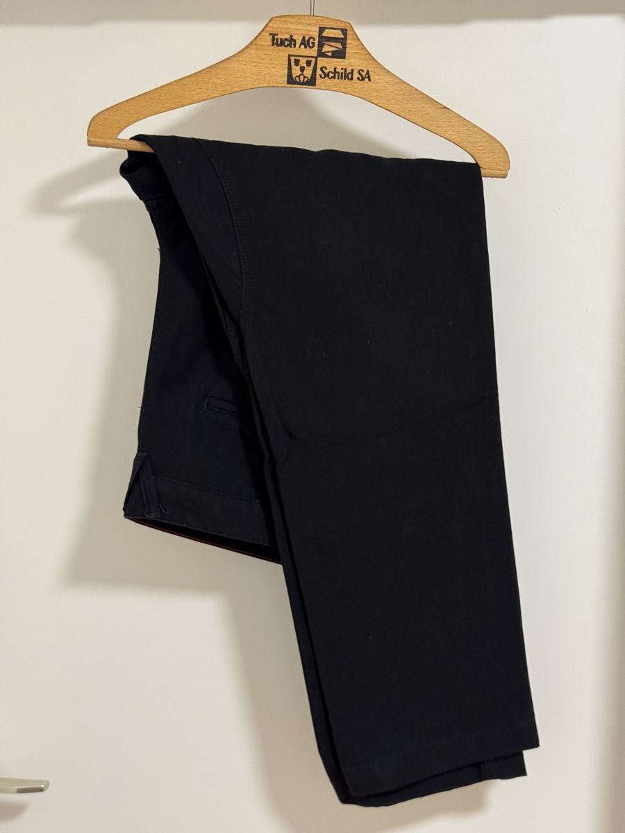 Vans Pantalons: vans trousers 32x32 – D'occasion à Baar par mario.lei