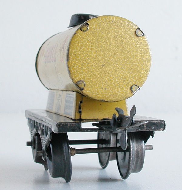 Modellini di ferrovie: Bub Kesselwagen SHELL der DR Blech Spur 0 – Usato da Oberwil BL venduto da Klang 2
