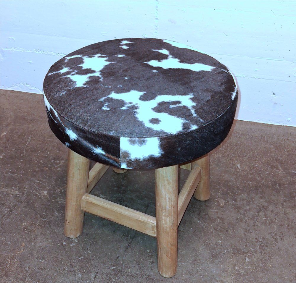 Hocker: Hocker Kuhfell mit 4 stabilen Holzbeinen – Neu (gemäss Beschreibung) aus Weggis von Mylemontree 1