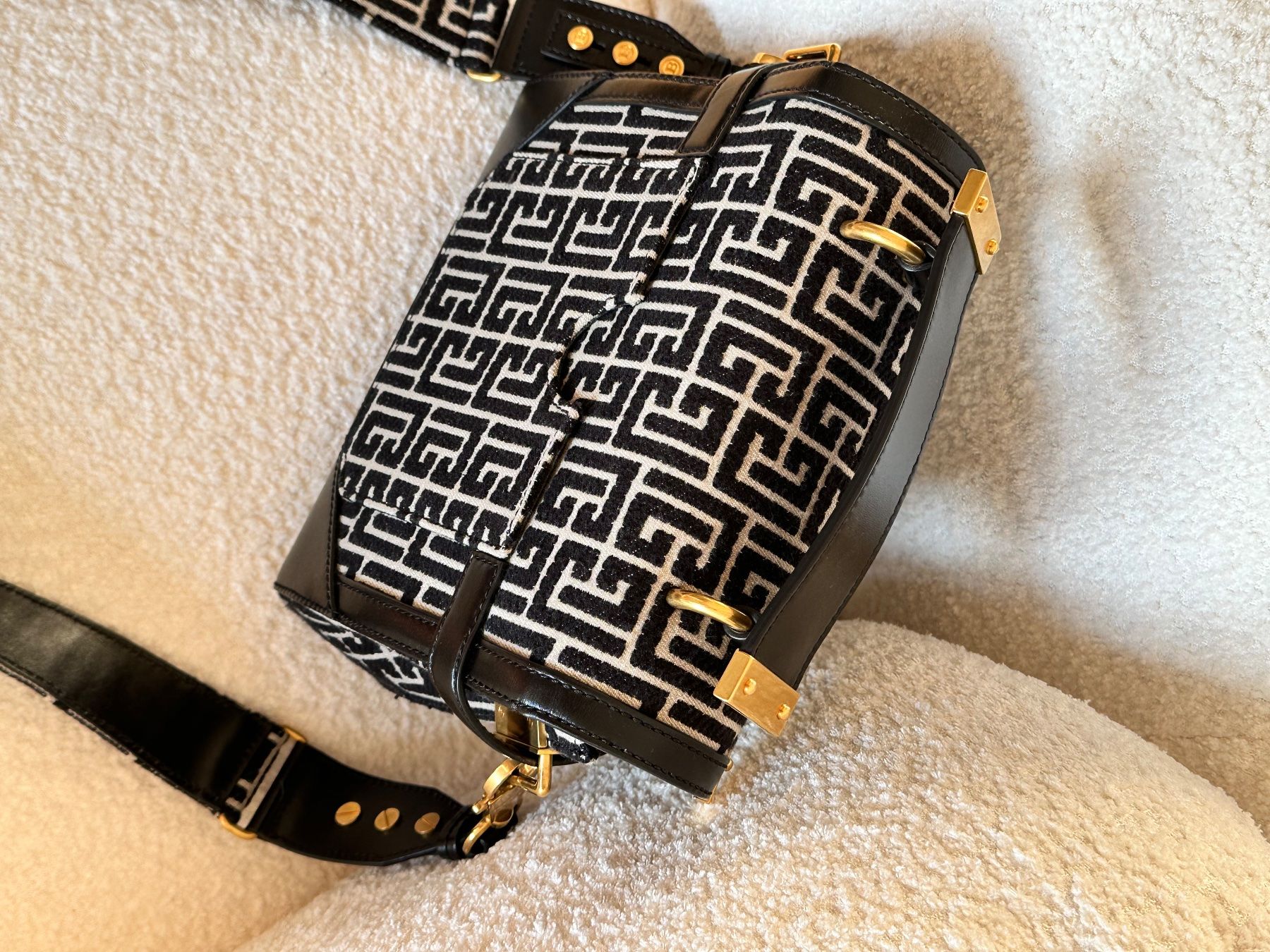 Balmain Taschen für Damen: Balmain Buzz – Neu (gemäss Beschreibung) aus Läufelfingen von kiaverann 5