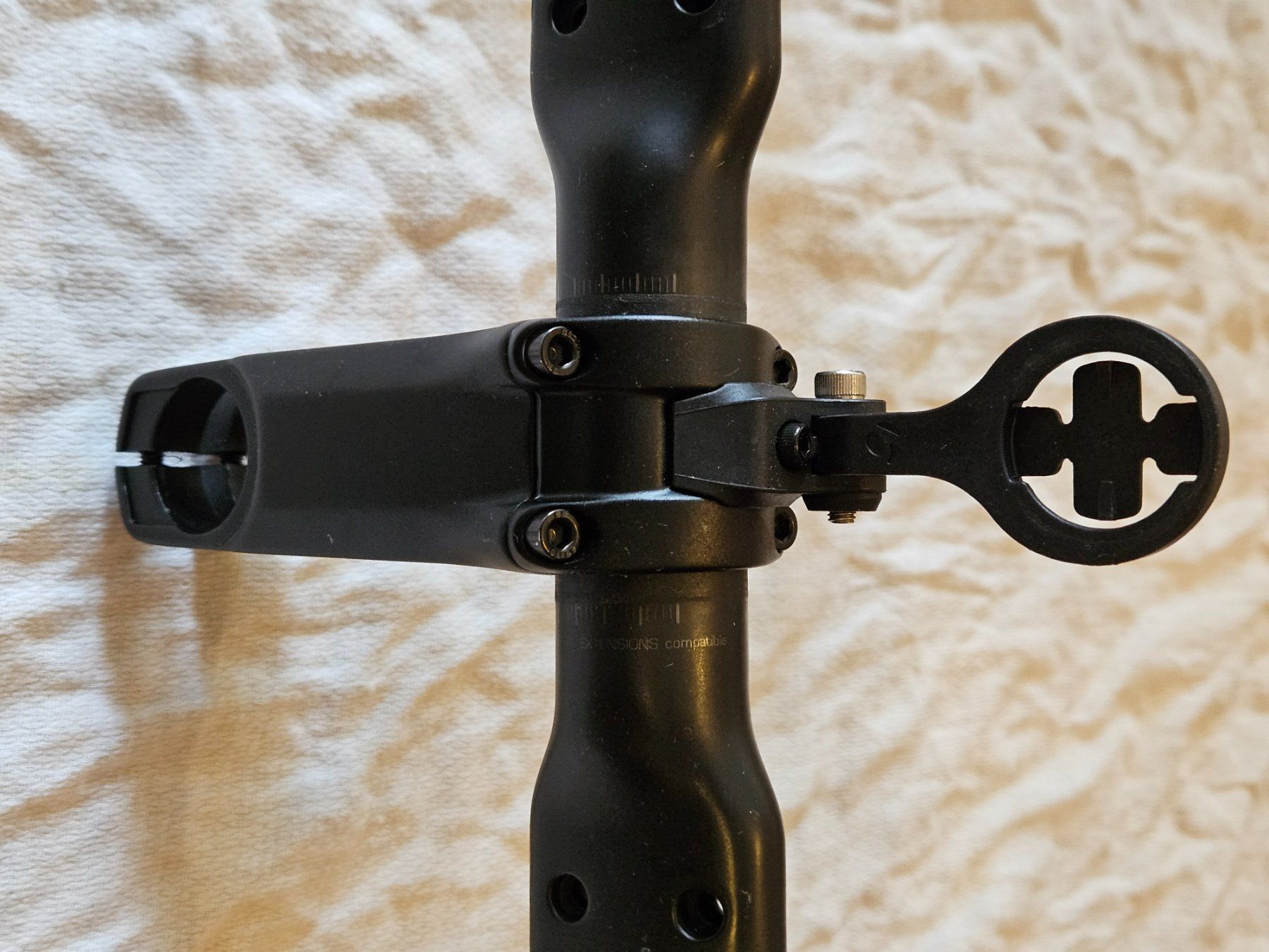 Lapierre Ersatzteile: Cintre Lapierre / potence Colnago et support Garmin – Gebraucht aus Genève von Ocheli