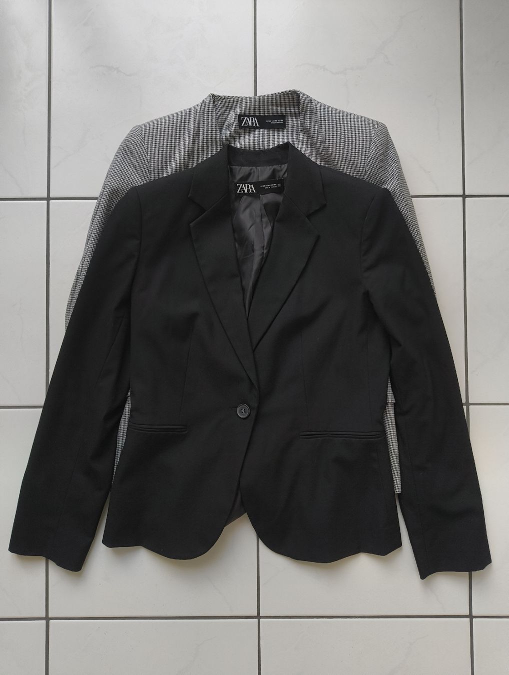 Zara Completi & Tailleur: 2 Zara BlazerGr. 38 Schwarz und Grau – Usato da Uitikon Waldegg venduto da PJLS1
