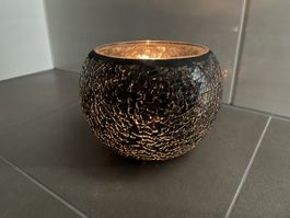 Elegantes Windlicht aus Mosaikglas für gemütliche Abende