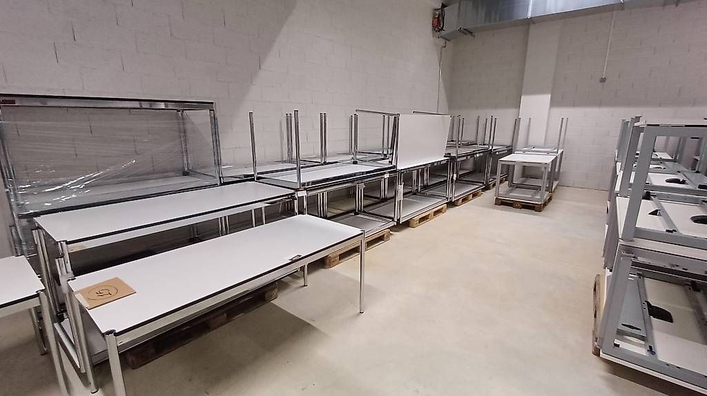 USM Tables: Tables usm 150x75 – D'occasion à Genève par sof_fl7z