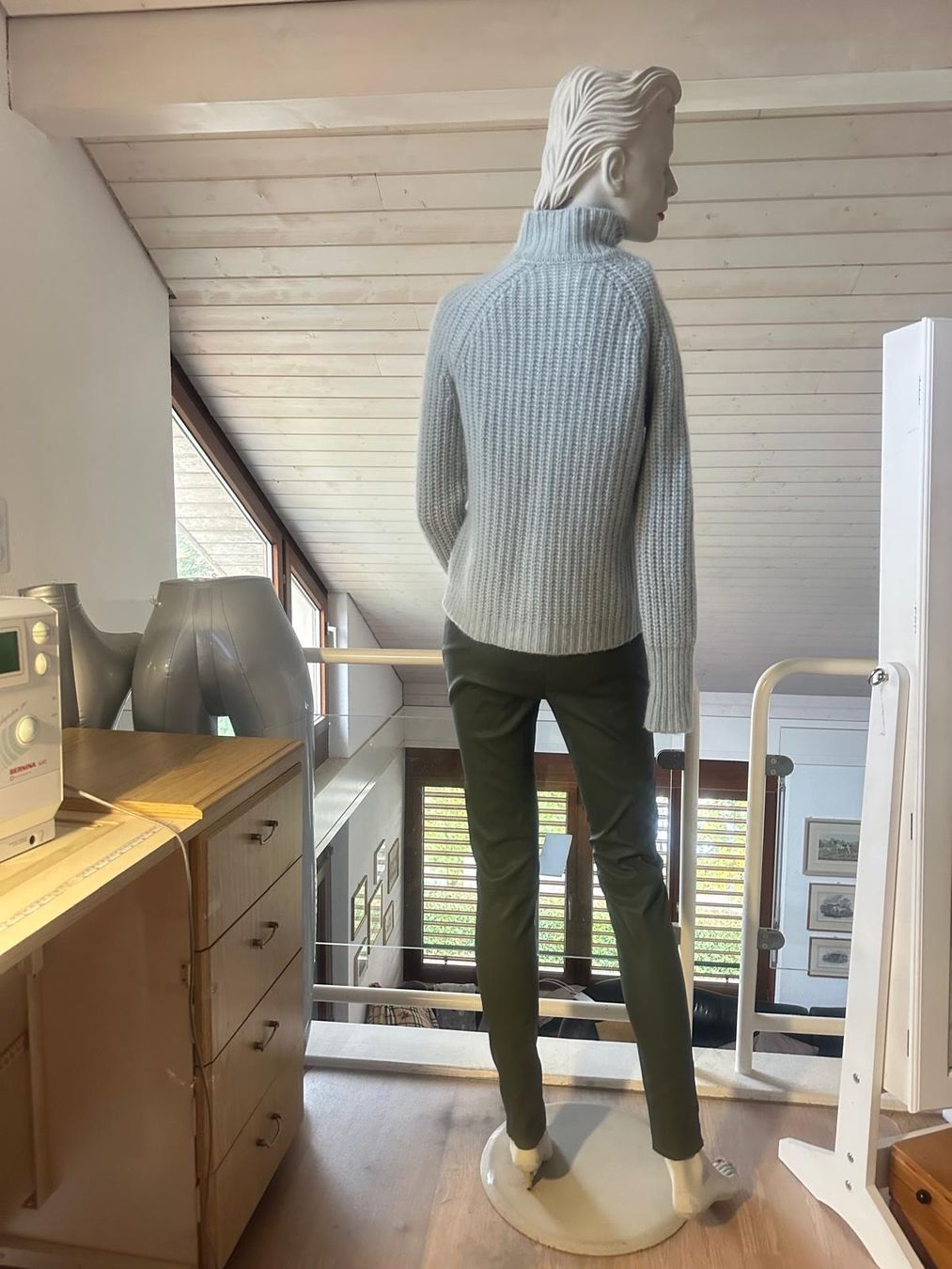 Maglioni & Felpe: Kaschmir-Pulli "FROM FUTURE" – Usato da Neuhausen venduto da Lechasseur 3