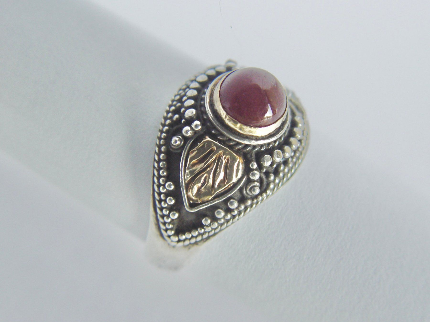 Bagues: Vintage Ring Silber mit Rubin – D'occasion à Henggart par elsternwerk 1