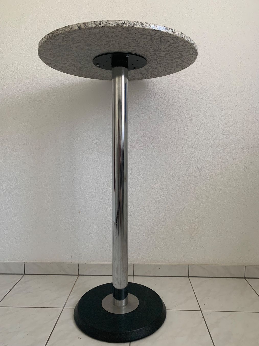 Tavoli: Bistrotisch Granittisch Bartisch 114cmH – Usato da Wallisellen venduto da Swissline11