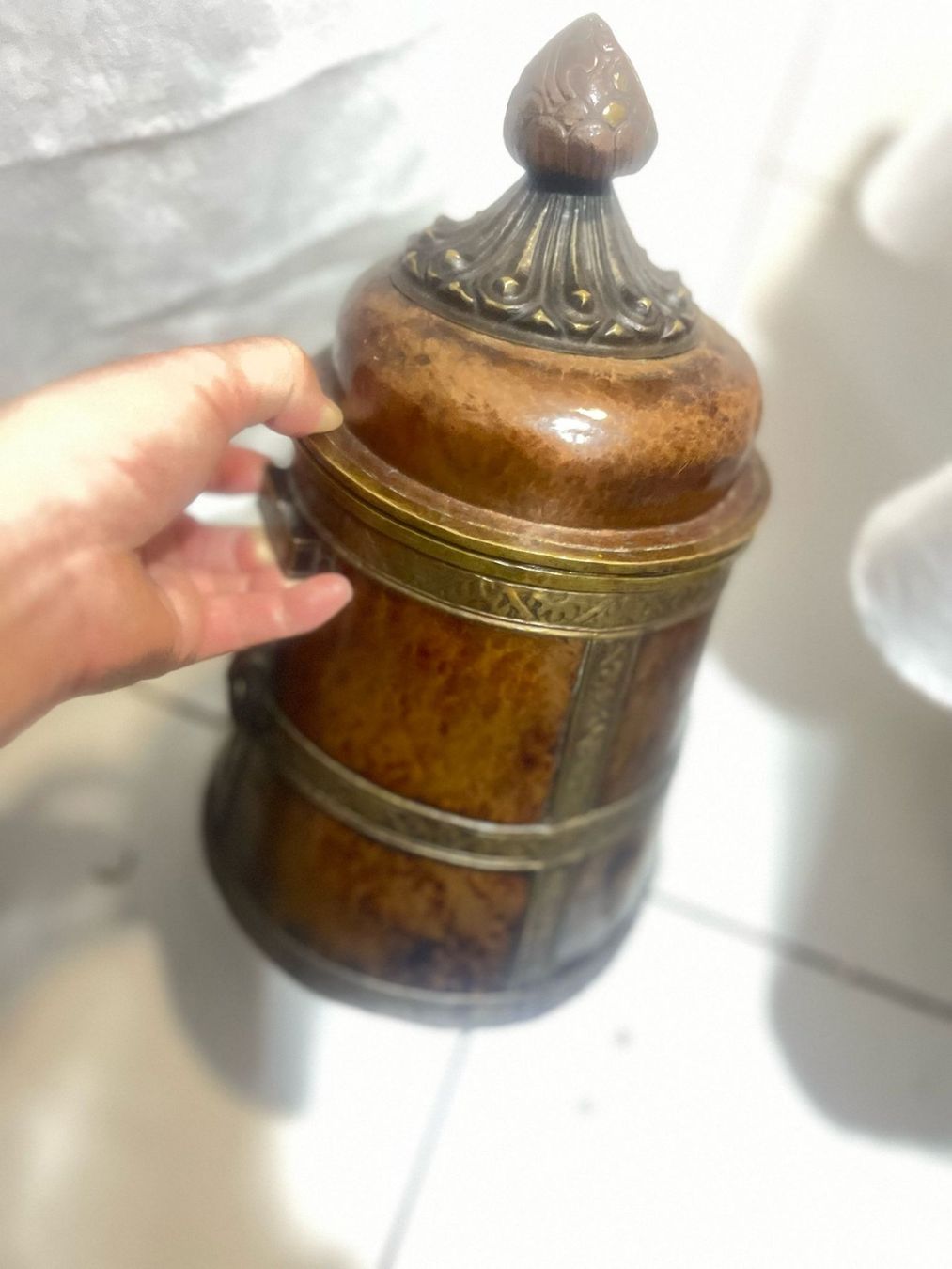 Tutte le decorazioni: Antike Holzdose mit Messingverzierung – Usato da Horgen venduto da Amanda30