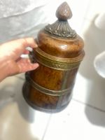 Antike Holzdose mit Messingverzierung