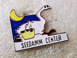 Ansteckpin 96: Seedamm Center