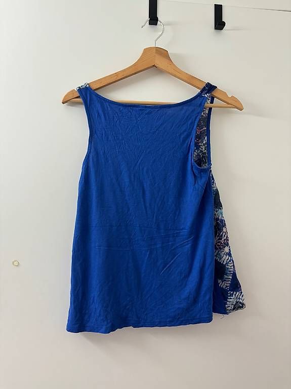 Top: leichtes Top NafNaf, S – Usato da Oftringen venduto da violetta9 3