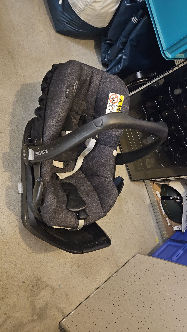 Maxi-Cosi Seggiolini per auto: Autokindersitz Maxi-Cosi Isofix – Usato da Luzern venduto da Tobiheld