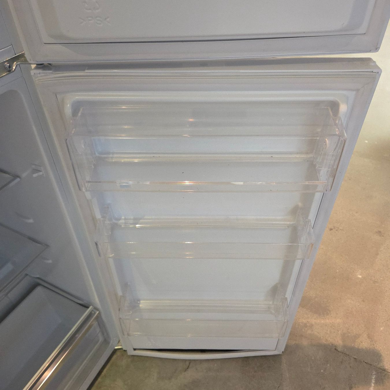 Electrolux Kühlschrank: Electrolux Kühl-Gefrierkombination – EJF1803F – Gebraucht aus Affoltern am Albis von Zapro 2