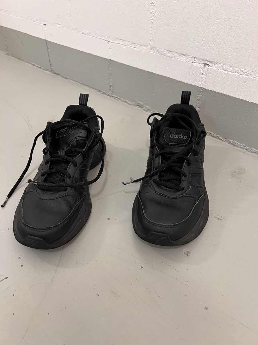 Adidas Scarpe da uomo: Adidas Sneaker Grösse 42 2/3 – Nuovo (secondo la descrizione) da Winterthur venduto da ChicMarkt 1