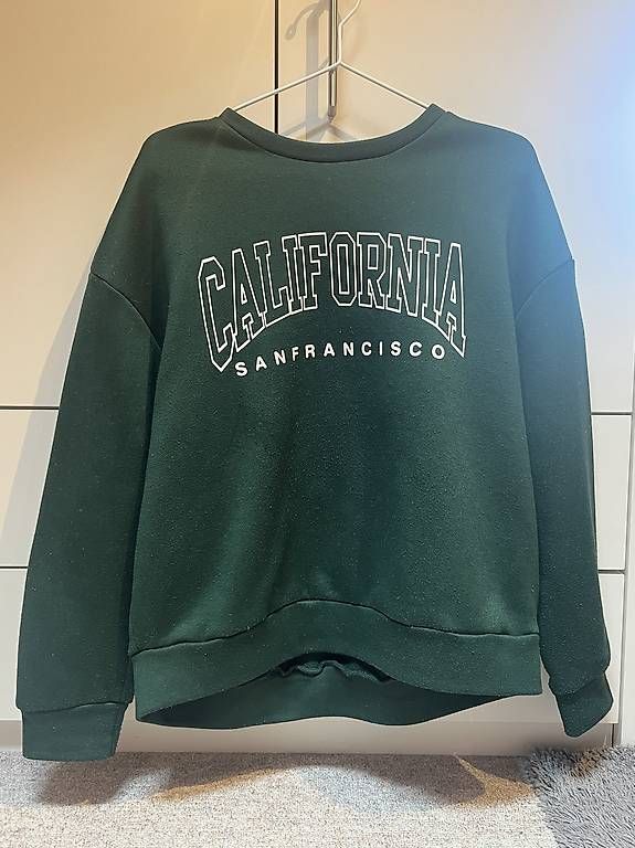 Pullover & Sweatshirts: Sweater – Gebraucht aus Obersaxen von TaCaSales
