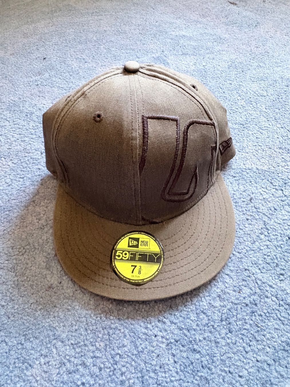 New Era Copricapi, berretti & cappellini: New Era cap 59FIFTY Grösse 7 3/8 – Usato da Sattel venduto da lsc_k62p