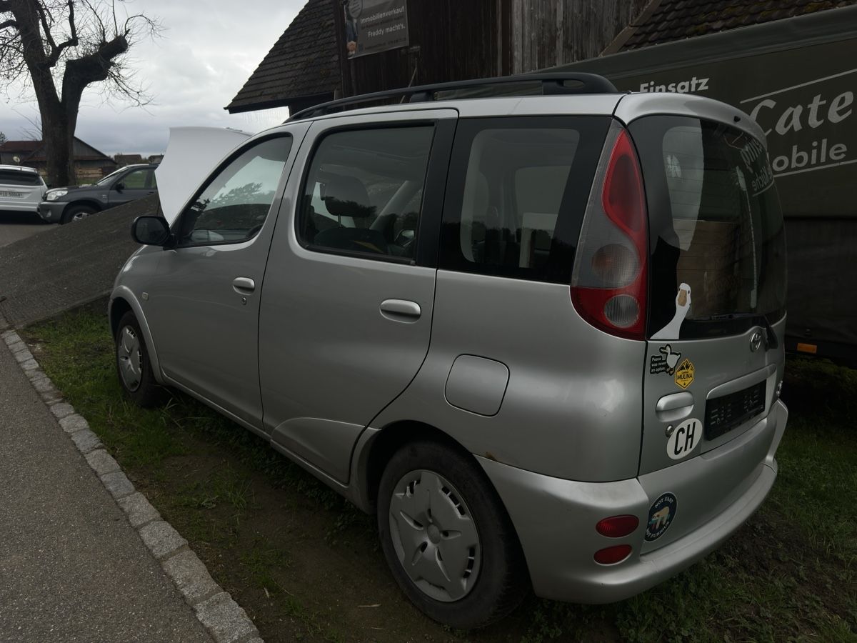 Toyota Automobili: Toyota Yaris Verso mit Campingbox – Usato da Triengen venduto da sop_qy87