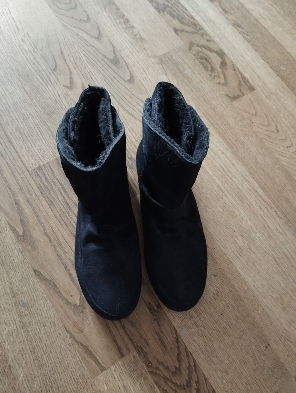 Scarpe da donna: Stiefel gefüttert Gr. 39... – Nuovo (secondo la descrizione) da Uetendorf venduto da Koh0