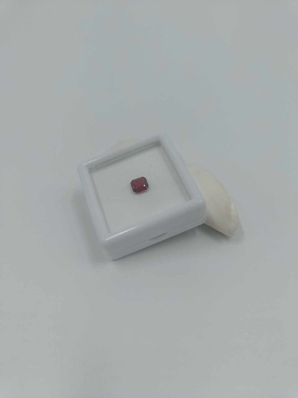 Pietre preziose: 1 ROTER SPINELL 1.16 CT. – Usato da Luzern venduto da EdiGem 1