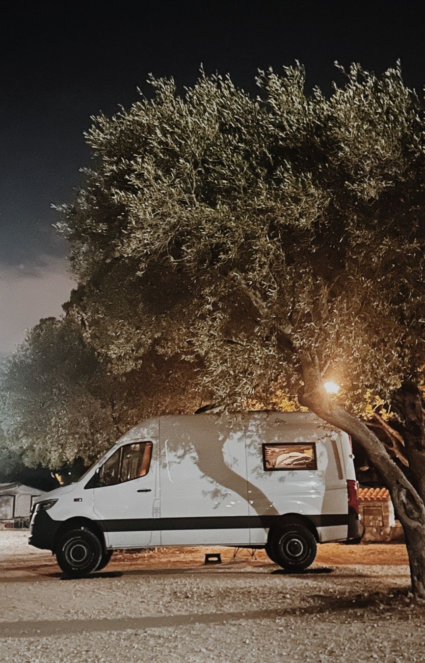 Mercedes-Benz Camping Fahrzeuge: MERCEDES SPRINTER 4x4 Wohnmobil Camper - – Gebraucht aus Zürich von Saschakraemer 3