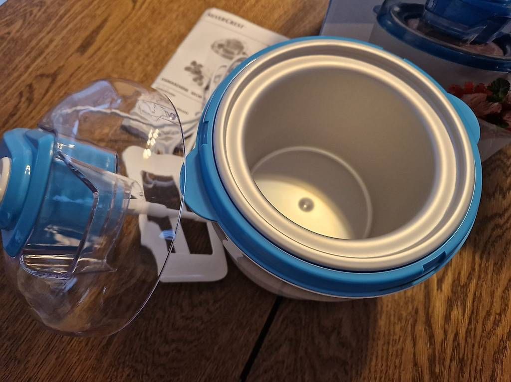 Elettrodomestici da cucina: Eismaschine - nie benutzt, original verpackt – Nuovo e nell'imballaggio originale da Buttwil venduto da _kathrinz_ 2