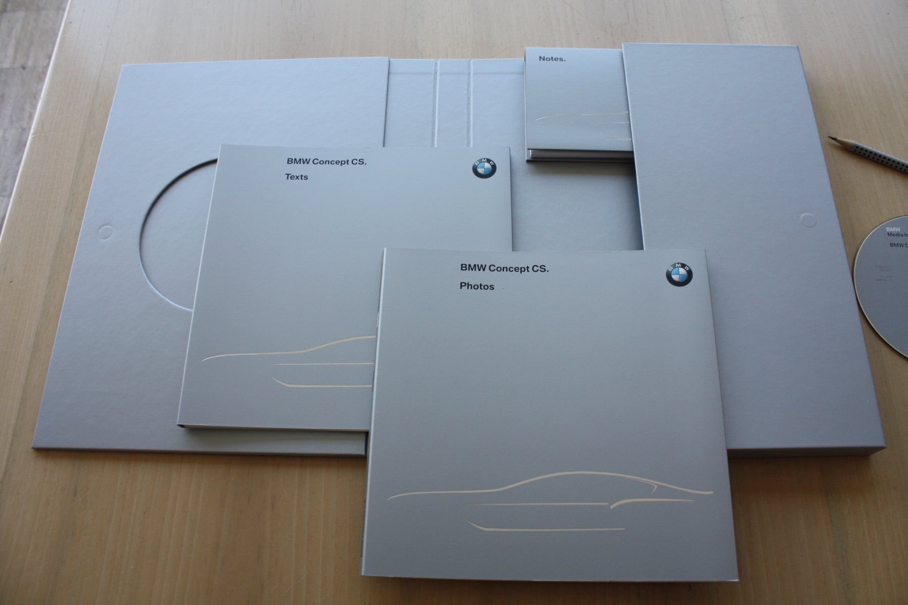 BMW Documenti: BMW Concept CS Pressemappe/CD  4/2007 – Usato da Wikon venduto da erwin400 1