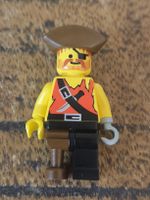 lego figurine pirate pi024 Pirate Shirt with Knife,