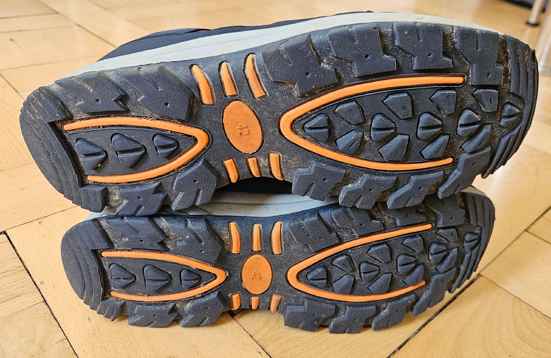 Scarpe da uomo: Trekking- und Freizeitschuhe Gr. 42 – Usato da St. Gallen venduto da Patrizia0711 3
