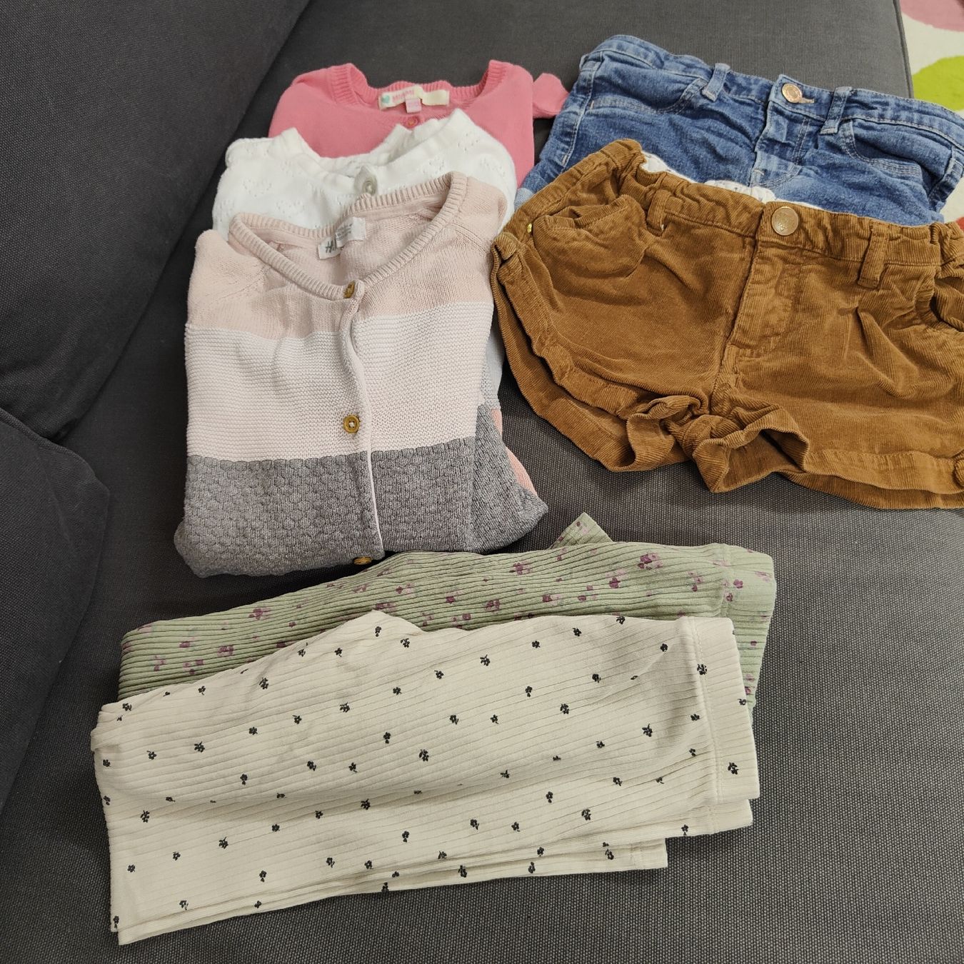 Lotti & Set di vestiti: Kleiderpaket Mädchen Grösse 122/128 – Usato da Rapperswil SG venduto da SabinaBischof 5