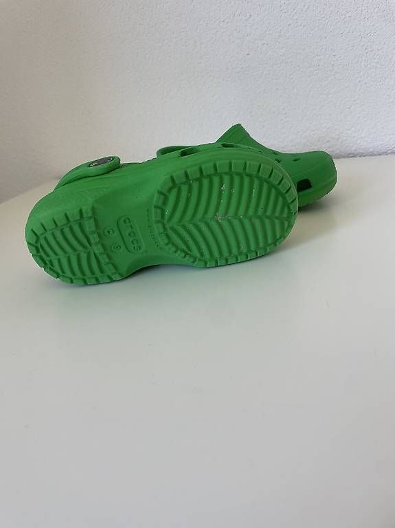 Crocs Schuhe für Jungen: Crocs Grösse 25-26 – Gebraucht aus Glis von SabrinaXA 1