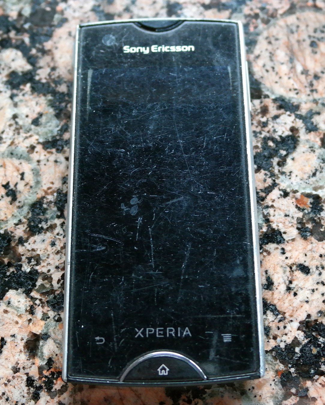 Sony Telefoni cellulari / Smartphones: Sony Ericsson Xperia ST 18i – Usato da Aeugst am Albis venduto da Ldavinci 5