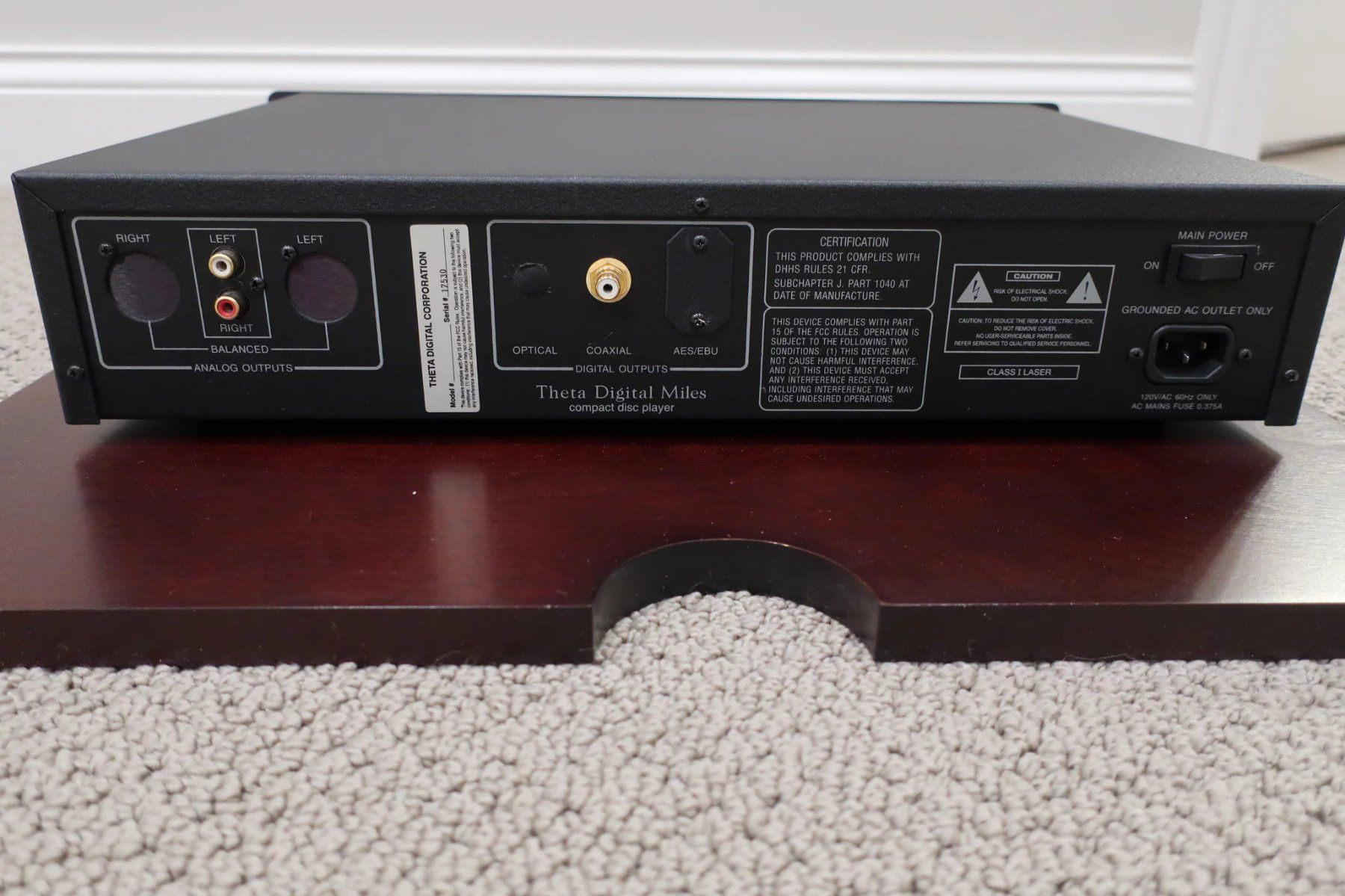 Audio- & Mediensysteme: THETA MILES CD-Player High-End Äußerst selten – Gebraucht aus Viganello von XTECHSTOREX 6
