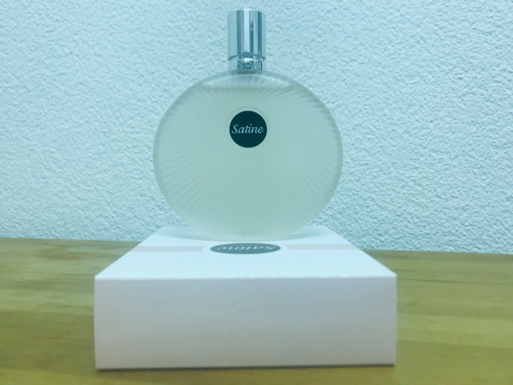 Lalique Profumi & Eau de Toilette: Satin von Lalique, 100 ml, Eau de parfum – Nuovo (secondo la descrizione) da Zürich venduto da KEEPINSPIRED 4