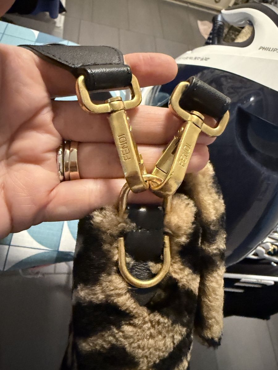 Fendi Sonstige Kleidung & Accessoires: Fendi tasche – Gebraucht aus Allschwil von fig_rs5d 1