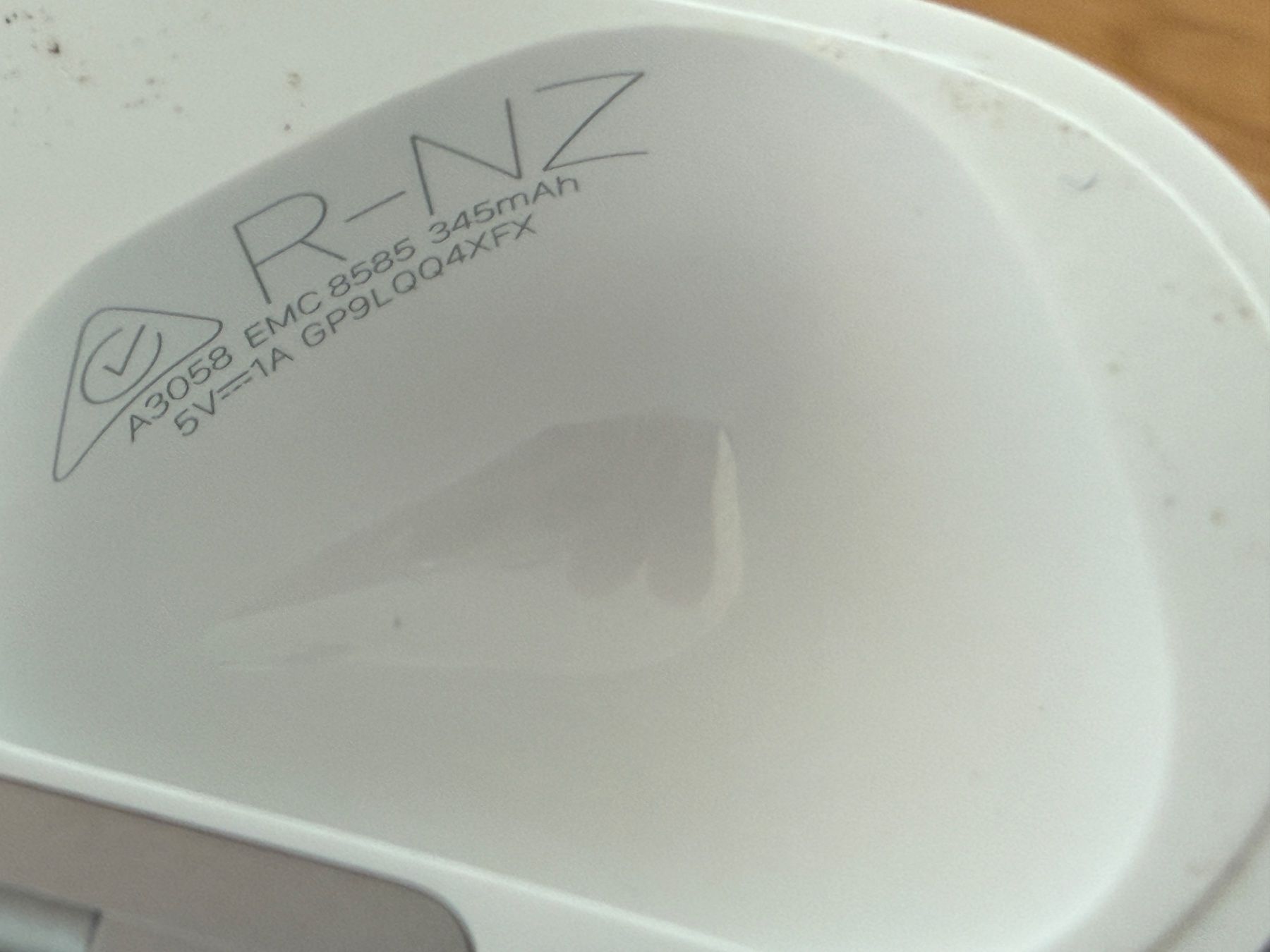Apple Kopfhörer: APPLE AirPods 4 Charging Case – Gebraucht aus Lausanne von Nine1982 3