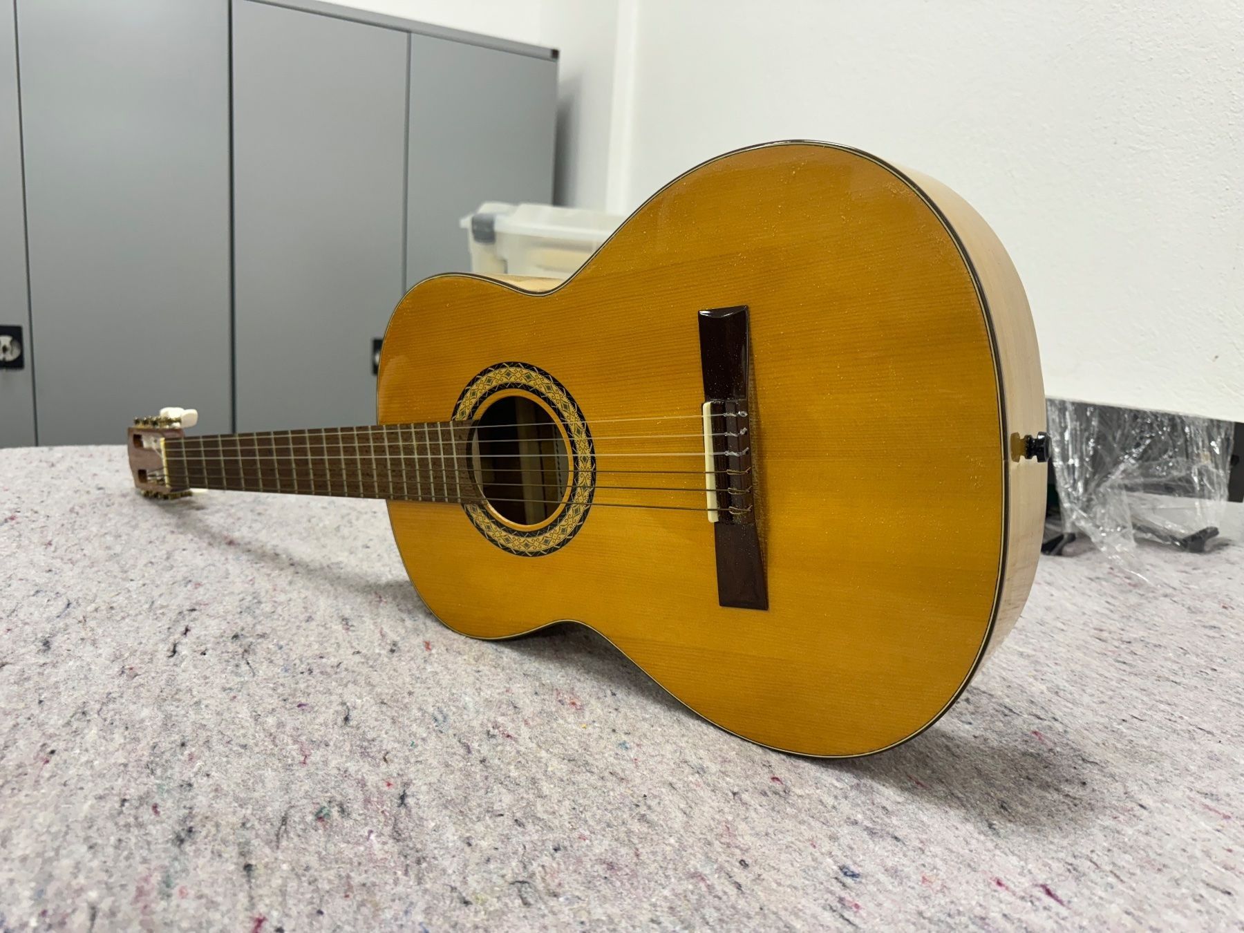 Strumenti musicali: Carl Hellweg Dortmund 4 Junior Guitar – Usato da Gsteig b. Gstaad venduto da Auctionly 3