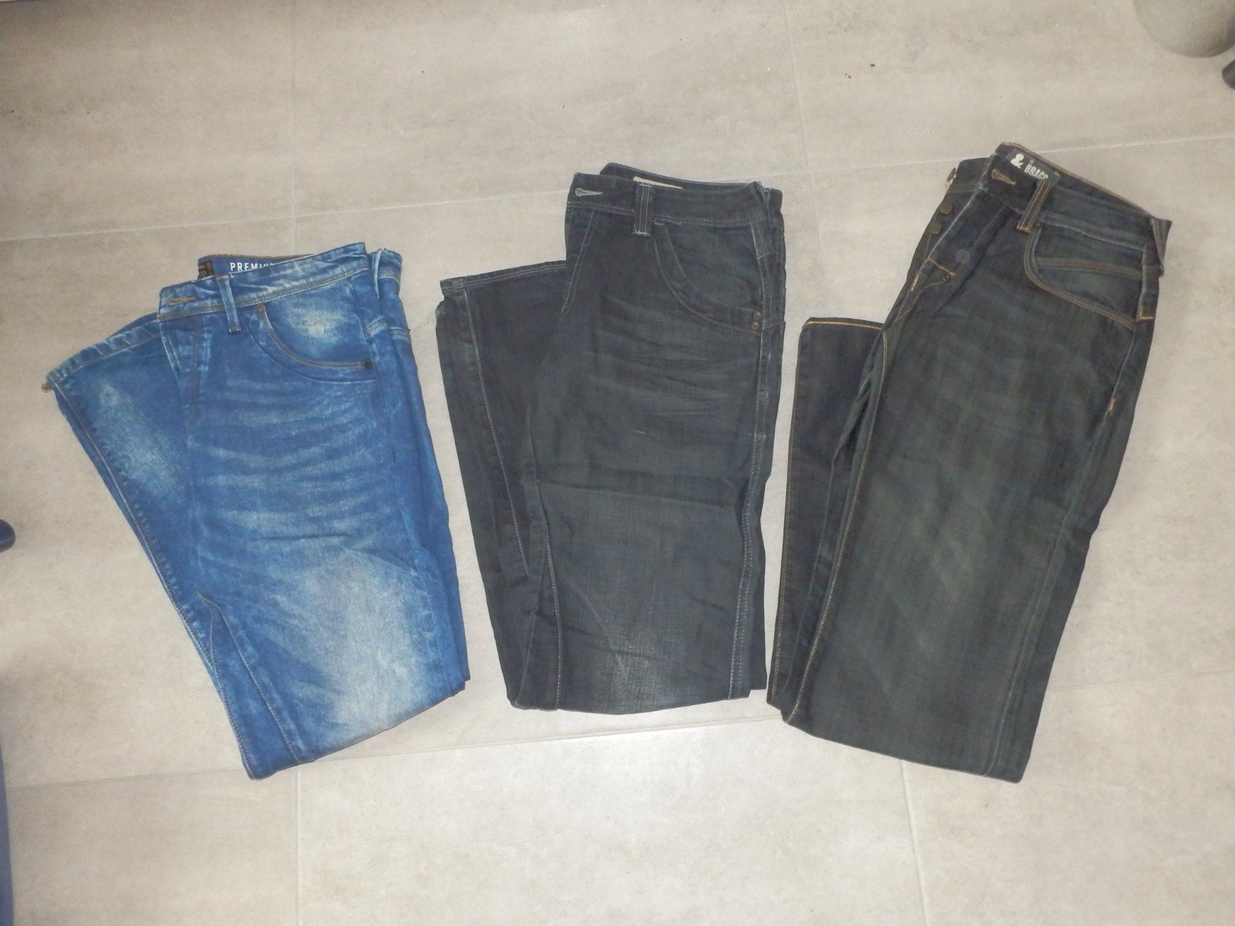 Jeans: Lot de 3 jeans comme neuf taille 32/34 – Gebraucht aus Apples von Photec18