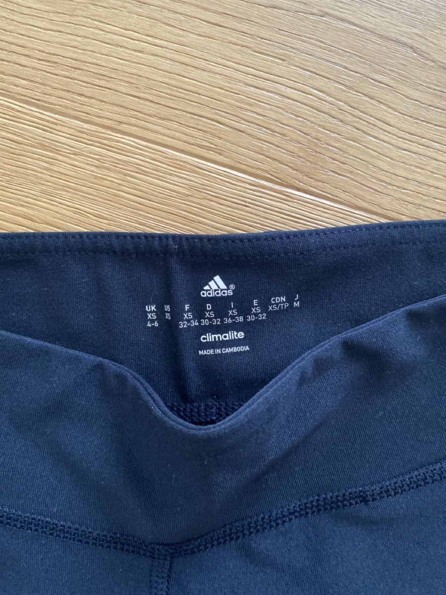 Adidas Leggings: Adidas Thigts XS – Gebraucht aus Rutschwil von Bema1 1