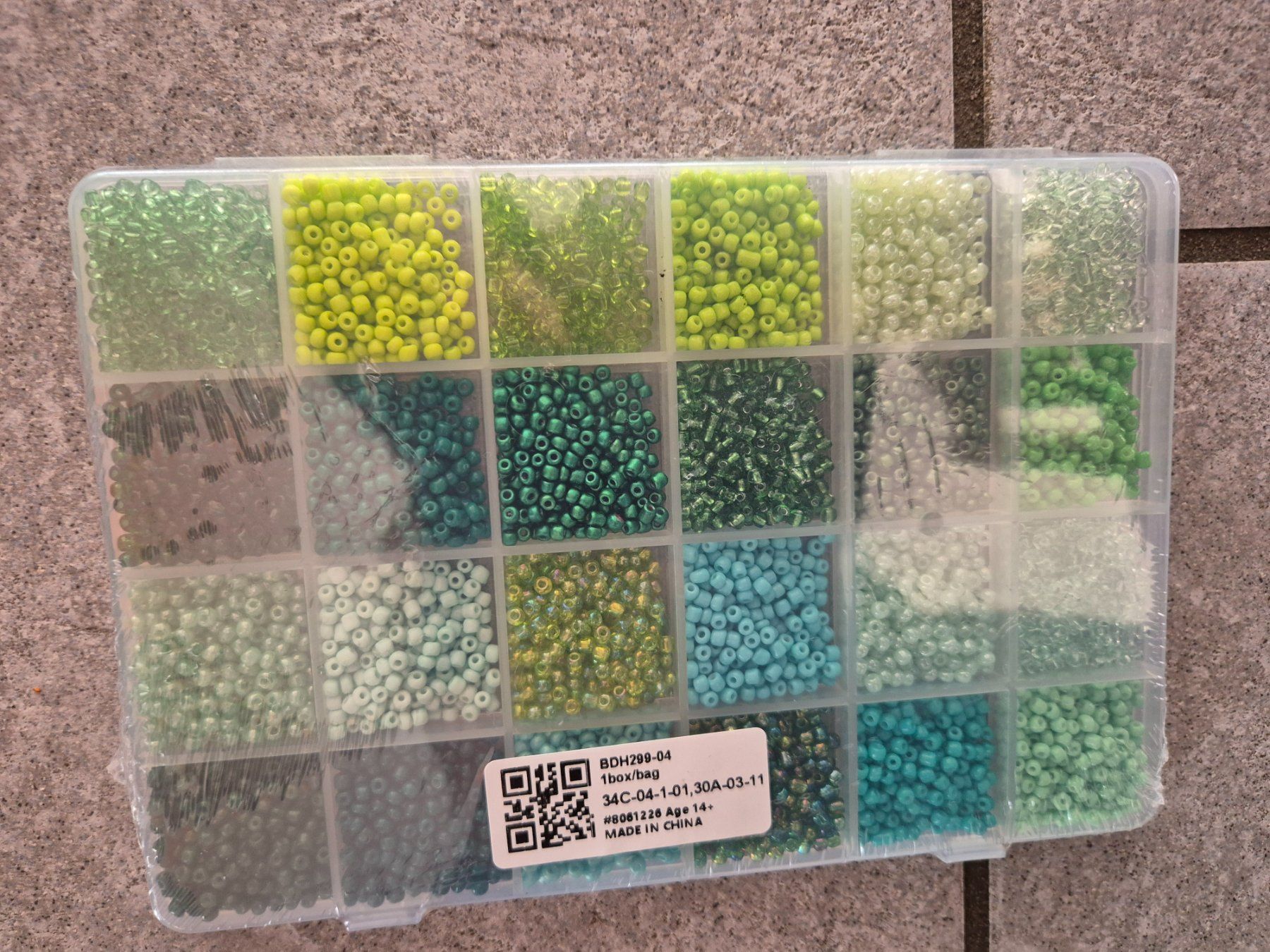 Perlen (unechte): Rocailles Perlen, 24 versch. Farben – Neu und originalverpackt aus Läufelfingen von Netti04 4