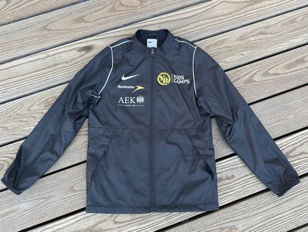 Nike BSC YB Kinderjacke schwarz Grösse M 137-147 cm 