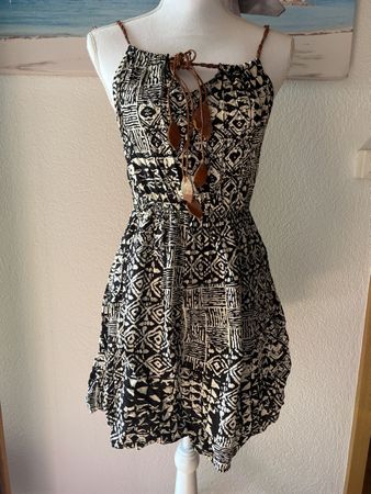 Sommerkleid, schwarz/weiss gemustert, Gr. S/36, neuwertig