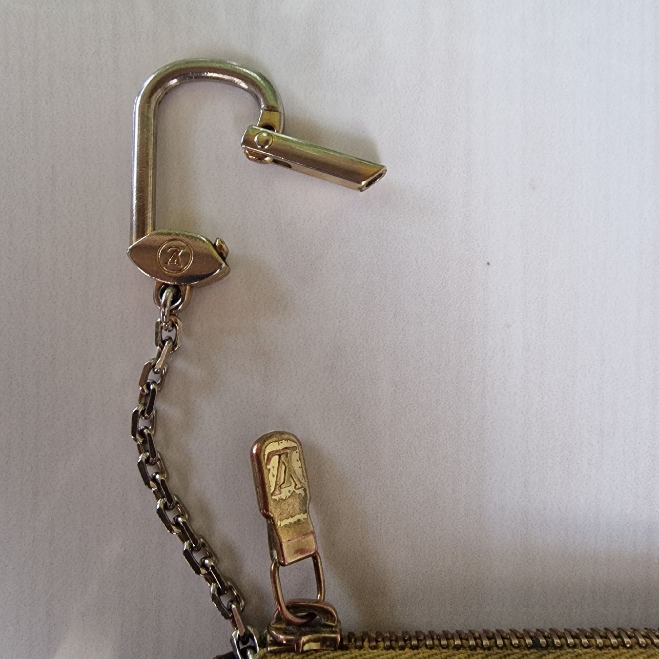 Louis Vuitton Portachiavi: Louis Vuitton Key Pouch Epi gelb – Usato da Effretikon venduto da 84CK 2