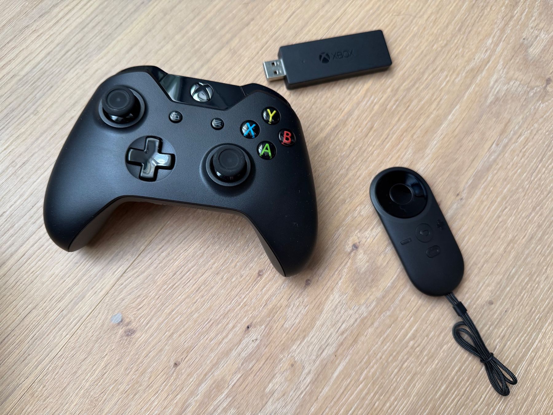 Meta Casco VR: Oculus Rift CV1 – VR-Headset mit Xbox-Controller – Usato da Illnau venduto da moerschi 2
