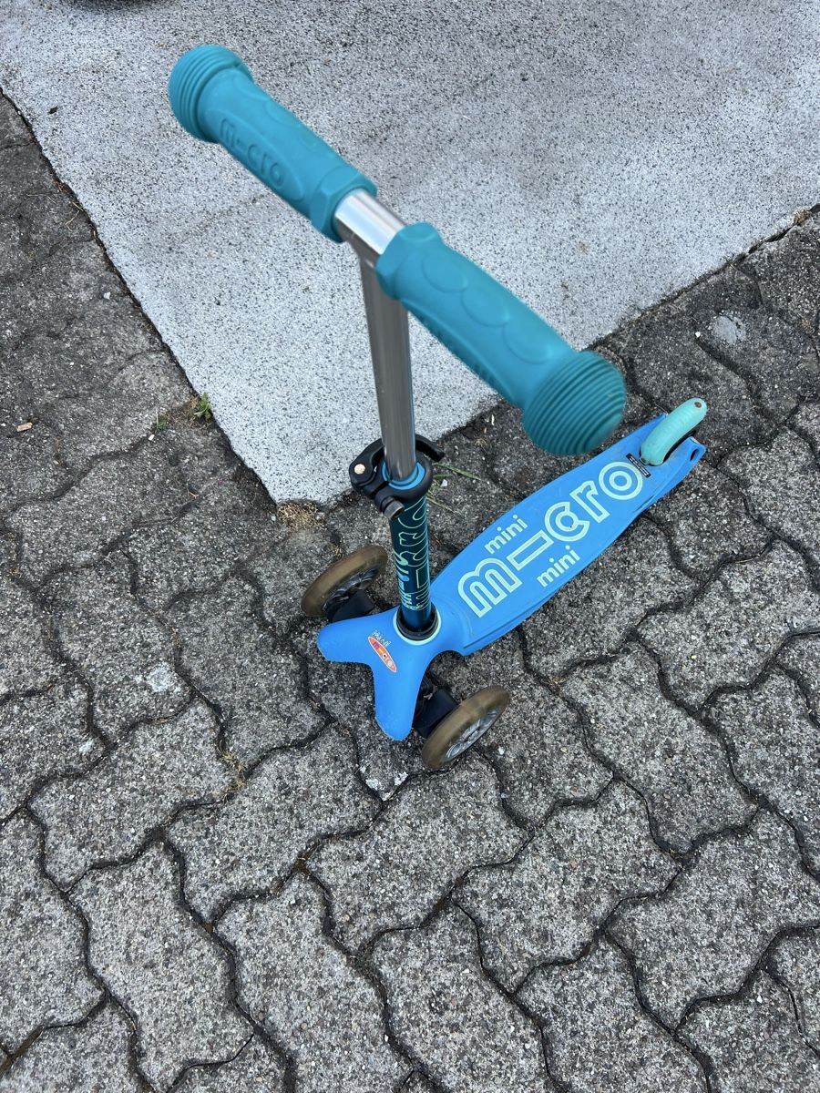 Micro Fahrzeuge für Kinder: Micro Scooter mit mit leuchtenden Rädern – Gebraucht aus Uerikon von Saffagirl 9