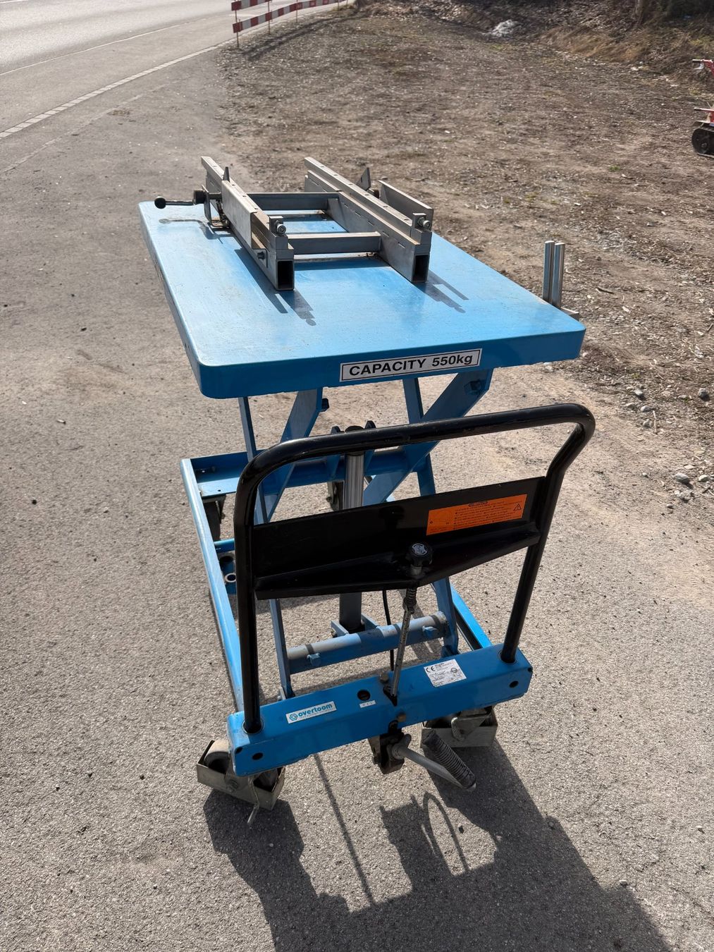 Piattaforme elevatrici & Crick: Mobilien Hydraulik-Scherenhubtischwagen Matreco – Usato da Uznach venduto da Kastro1987 2