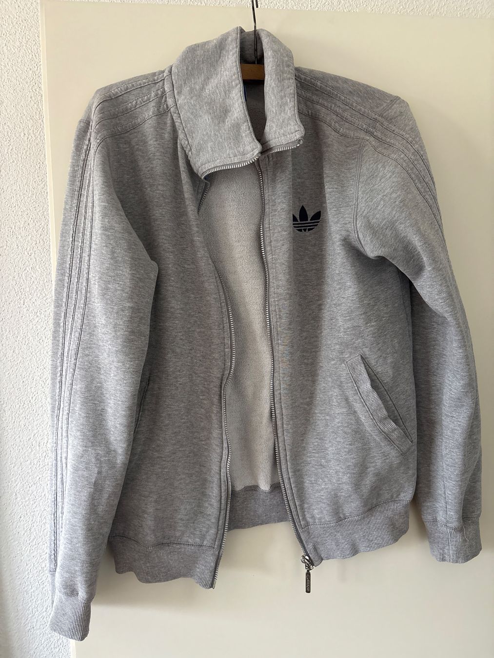 Adidas Pullover & Sweatshirts: Adidas Oryginals Pullover, Grösse S, Grau! – Gebraucht aus Zürich von dieghe
