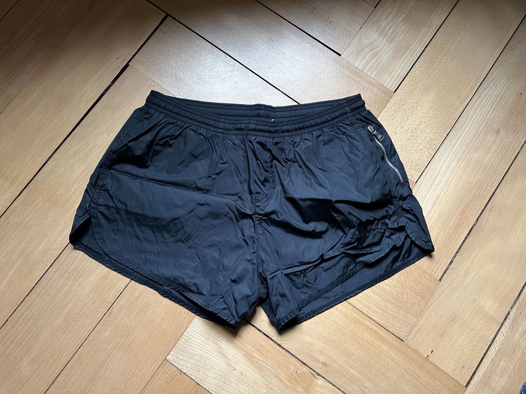 Pantaloni: NEIL BARRETT - Badehose schwarz S – Usato da Zürich venduto da Diazaio